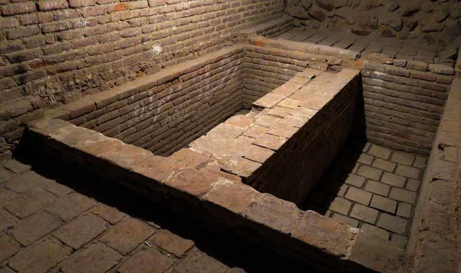 مسجد کبود تبریز، نگین لاجوردی ایران