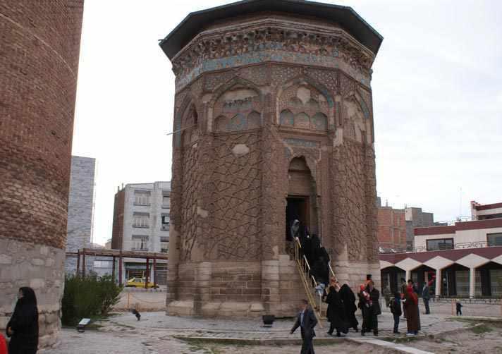 گنبد کبود مراغه