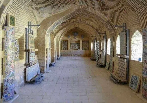 باغ و موزه سنگ هفت تنان شیراز