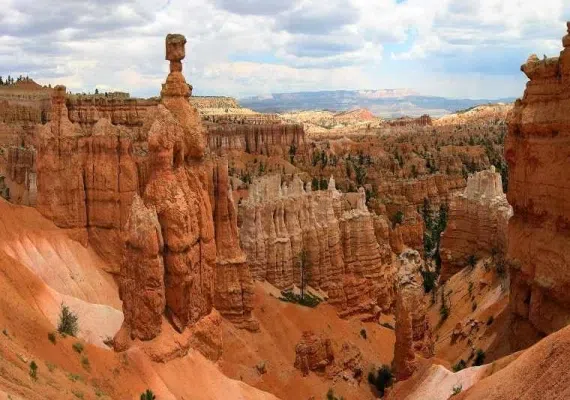 دره تندیس های قشم