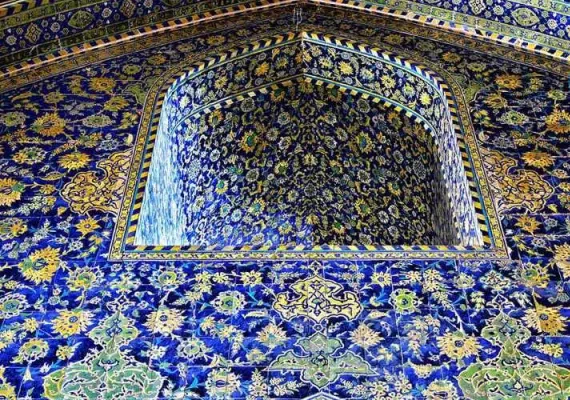 مسجد امام اصفهان، شاهکار آبی رنگ صفوی