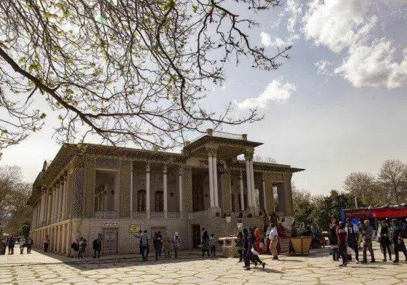 باغ و موزه نظامی عفیف آباد