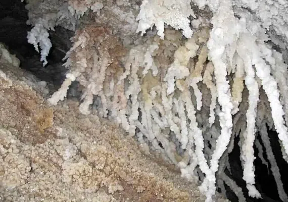 غار نمکدان، از طولانی ترین غارهای نمکی جهان