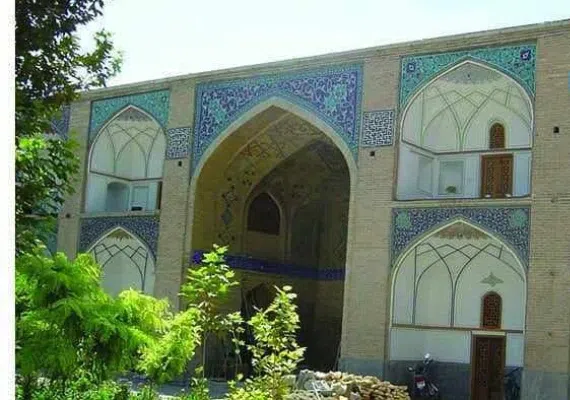 مدرسه صدر بازار اصفهان