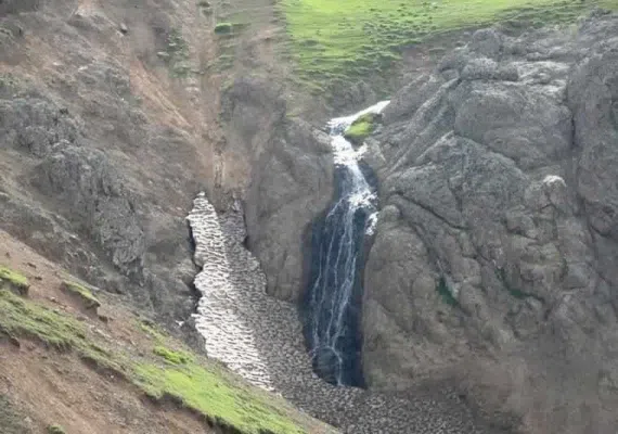 آبشار ورزان کجاست