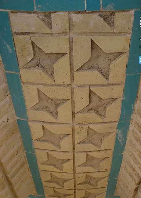 مناره ساربان، برج پیزای اصفهان