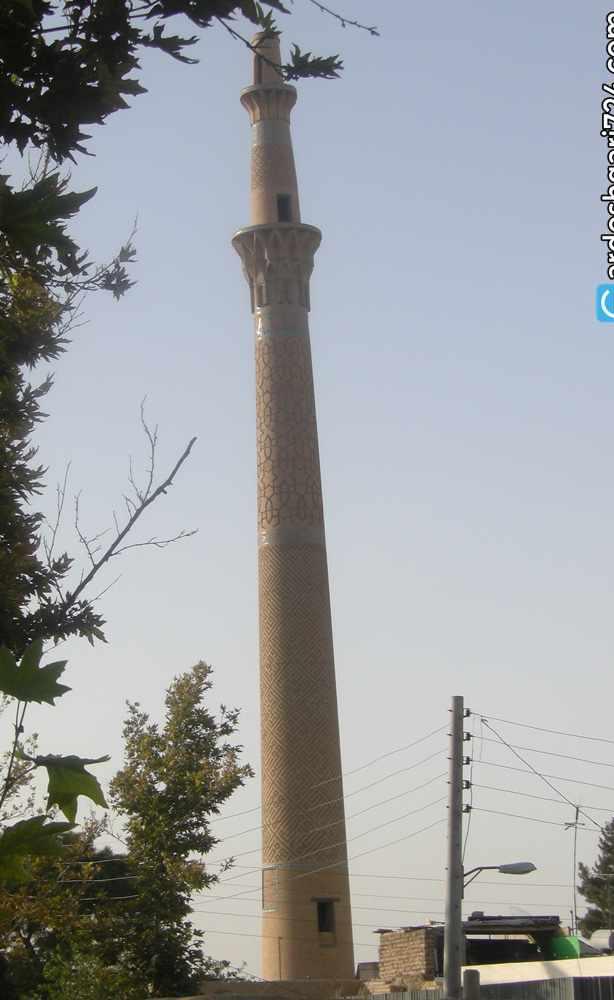 مناره ساربان، برج پیزای اصفهان
