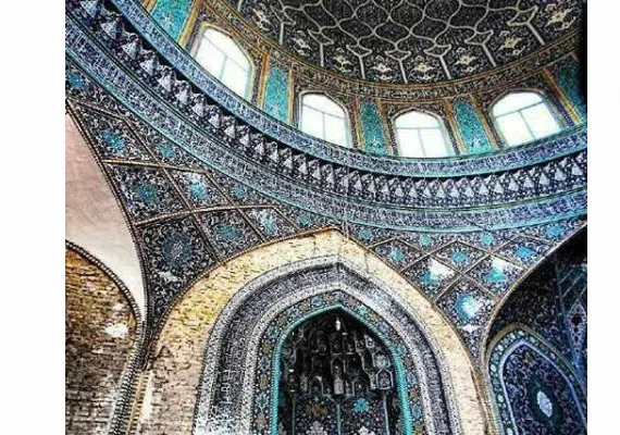 مسجد اعظم قم، صاحب عظیم ترین لوستر جهان