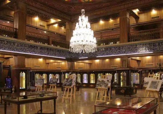 موزه شاهچراغ