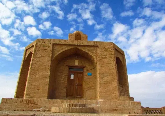 آرامگاه ابن حسام خوسفی