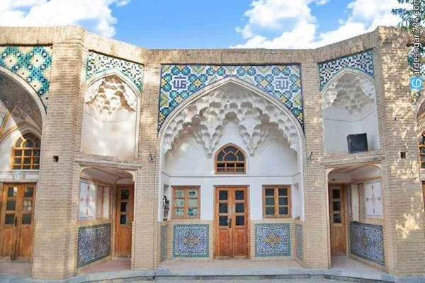 مدرسه جهانگیرخان، نماد تمدن ایران زمین