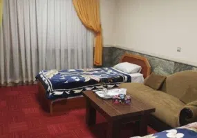 خانه معلم میانه