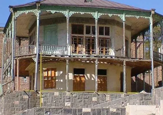 عمارت کلاه فرنگی ماکو