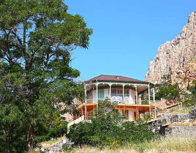 عمارت کلاه فرنگی ماکو