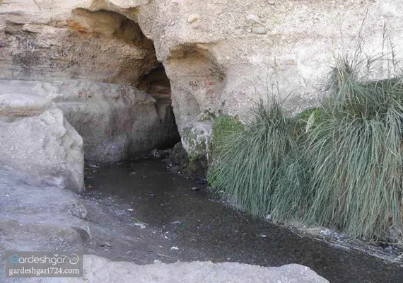 آبشار وغار زیبای لادیز