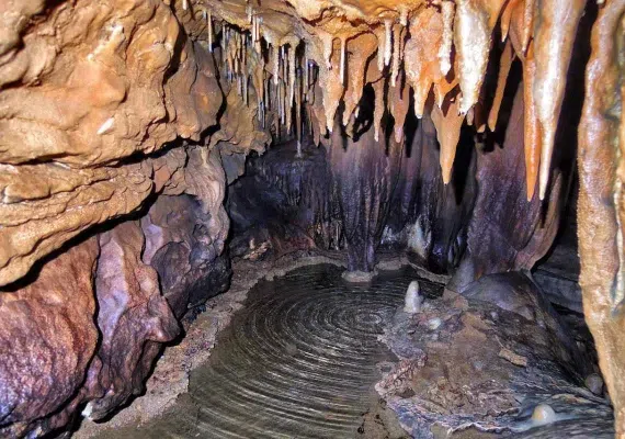 غار سراب همدان