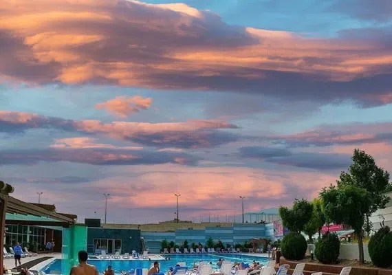 باشگاه انقلاب تهران