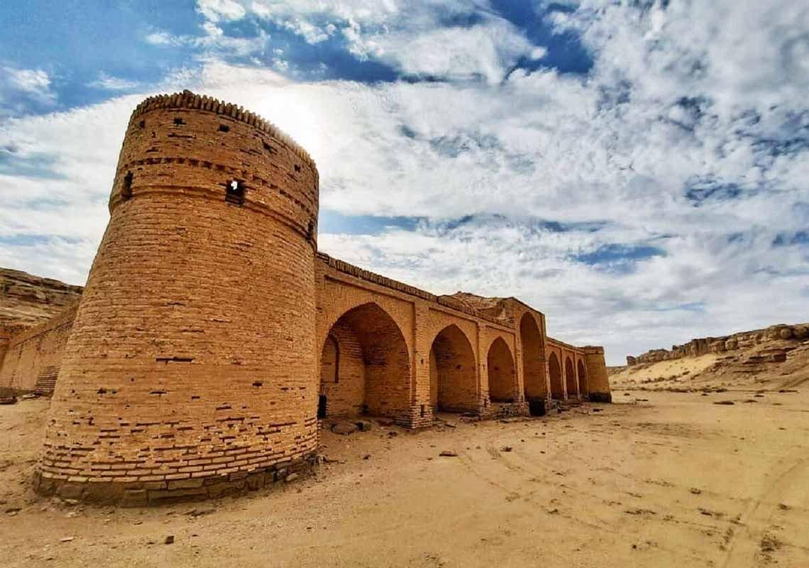 کاروانسرای چهل پایه