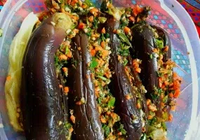 طرز تهیه ترشی بادمجان شکم پر تبریزی "آسان و مرحله به مرحله"